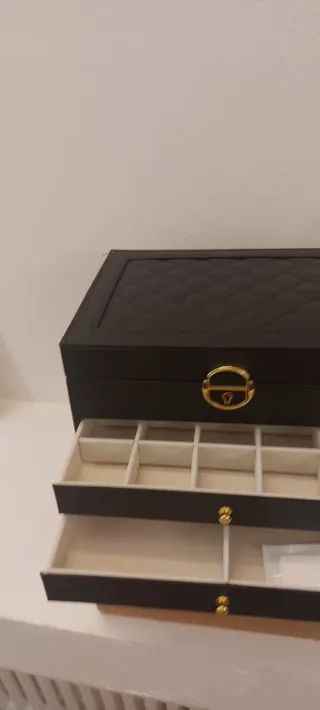 Portagioie grande nero con dettagli oro