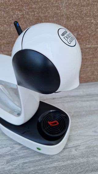 Cafetera Dolce Gusto Blanca y Negra