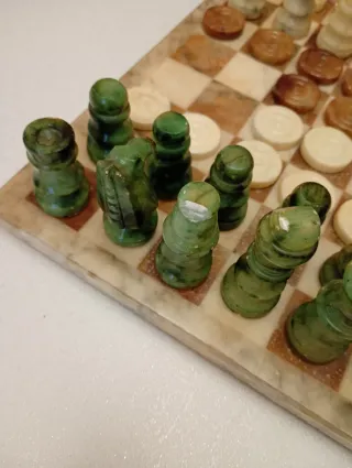 Scacchiera vintage in marmo e onice , vendo così .