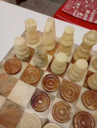 Scacchiera vintage in marmo e onice , vendo così .