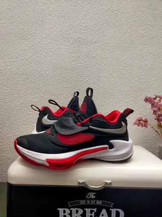 Scarpe Nike Zoom Freak 3 Uomo Bred