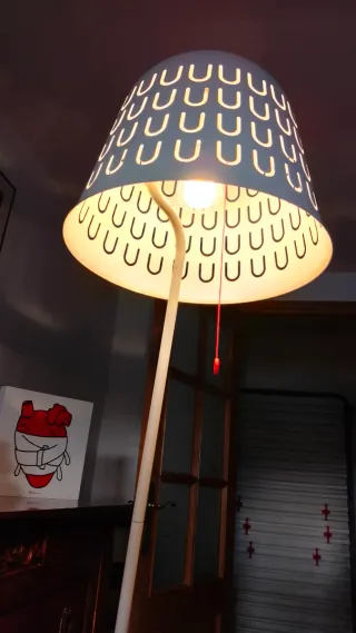 Lámpara de pie blanca Ikea