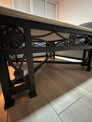 Mesa de forja labrada y mármol