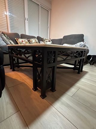 Mesa de forja labrada y mármol