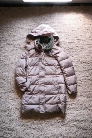 Giubbino rosa con cappuccio e pelliccia