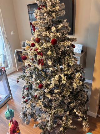 Árbol de Navidad con Nieve Artificial