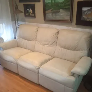 Sofá de piel beige 3-4 plazas