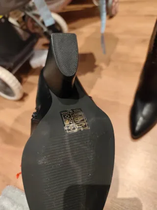 Botines negros talla 36