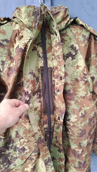 Giacca antivento e anti pioggia vegetata tg 46