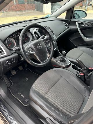 Opel Astra J 140cv 2012