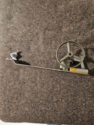 Máquina de coser Refrey