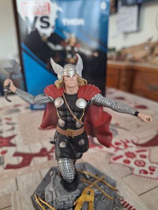 Figura Thor Marvel VS