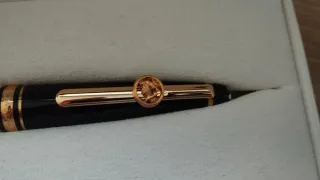 Bolígrafo Montblanc Negro y Dorado