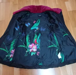 Abrigo negro desigual talla M