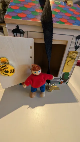 Casita Melissa & Dough con 4 muñecos