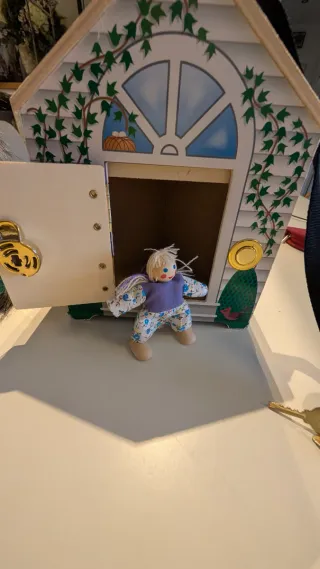 Casita Melissa & Dough con 4 muñecos