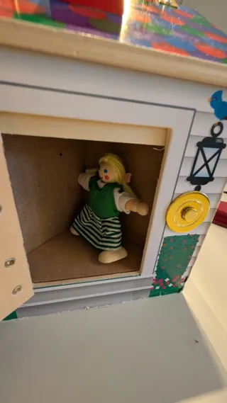 Casita Melissa & Dough con 4 muñecos