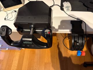 Saitek Flight Yoke System con Throttle