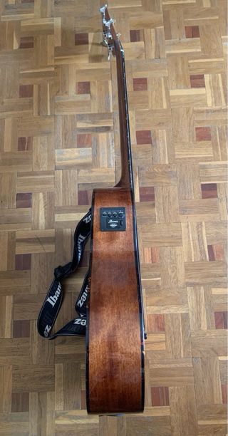 Bajo Acústico Ibanez sin apenas uso