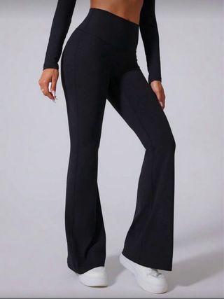 Leggings acampanados negros