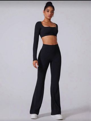 Leggings acampanados negros