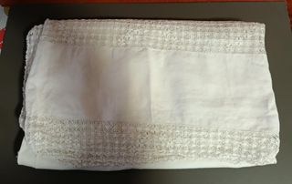 Cubre de cama antigua con encaje 140x220 cm
