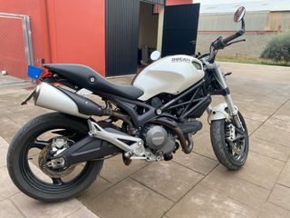 Ducati Monster 696 2009 Blanca
