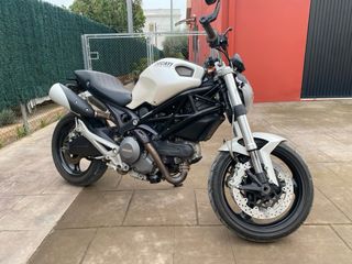 Ducati Monster 696 2009 Blanca