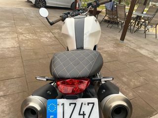 Ducati Monster 696 2009 Blanca