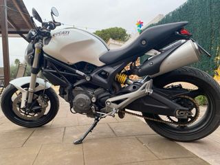 Ducati Monster 696 2009 Blanca