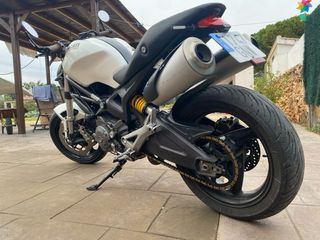 Ducati Monster 696 2009 Blanca