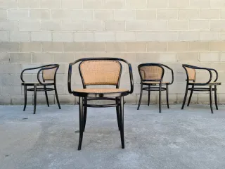 4 sillas estilo TON n33 de Michael THONET.