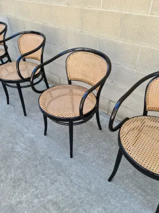 4 sillas estilo TON n33 de Michael THONET.