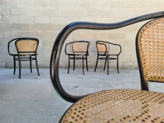 4 sillas estilo TON n33 de Michael THONET.