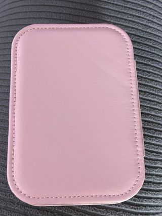 Nuovo organizer medio in simil pelle per gioielli