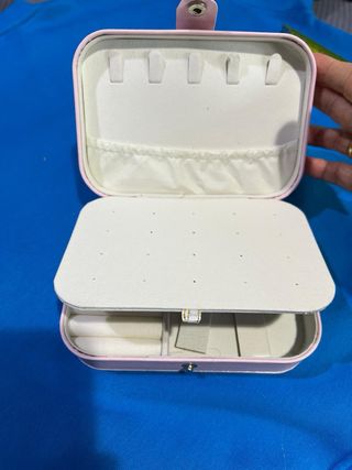 Nuovo organizer medio in simil pelle per gioielli