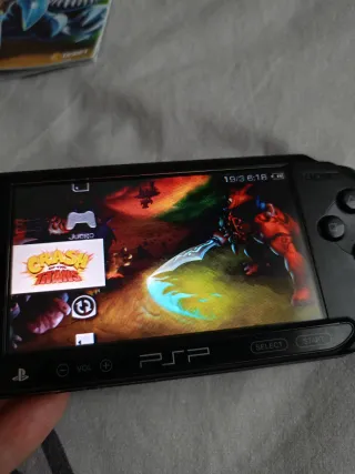 Crash Lucha de Titanes PSP