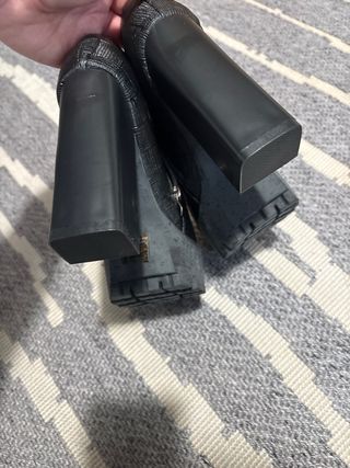 Botines negros plataforma con hebilla