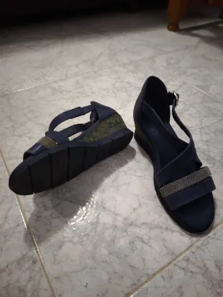 Sandalias cuña Hispanitas azul y plata