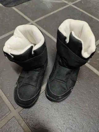 Botas de nieve negras y blancas Talla 32 Como nuev