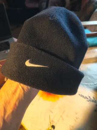 Gorro Nike polar azul marino