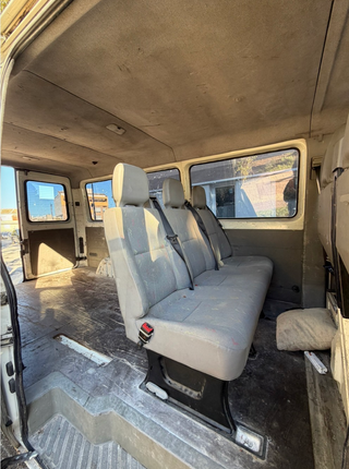Volkswagen LT 35 Kombi · 9 Plazas · Turismo