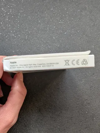 Apple AirTag con cover e batteria