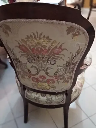 Poltrona in mogano con tessuto floreale