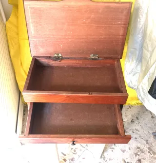 Scatola per cucito in legno decorata