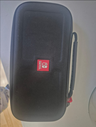 Nintendo Switch con accessori e scatola