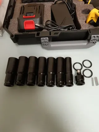 Llave de Impacto Atornillador (2 Baterías)