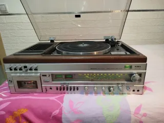 Ricevitore Aiwa AF 5090 con giradischi e lettore cassette