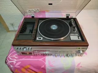 Ricevitore Aiwa AF 5090 con giradischi e lettore cassette