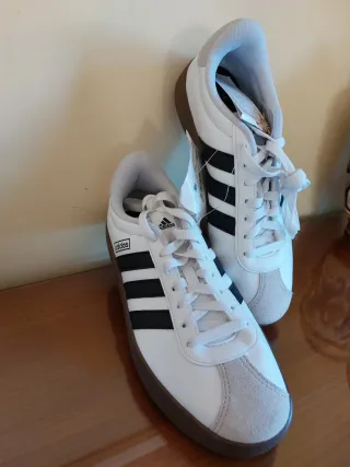 Adidas Vl Court Blancas y Grises